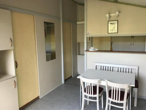 2 bedrooms, 4 beds