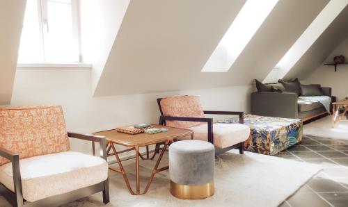 WineHouseLiving - image 4