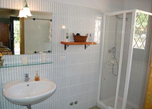 2 bedrooms, 3 beds