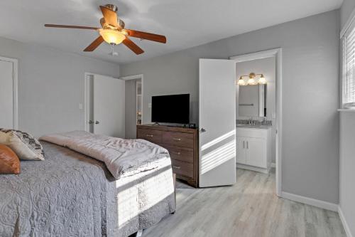 Beautiful Pet Friendly Home In Central Location! home
