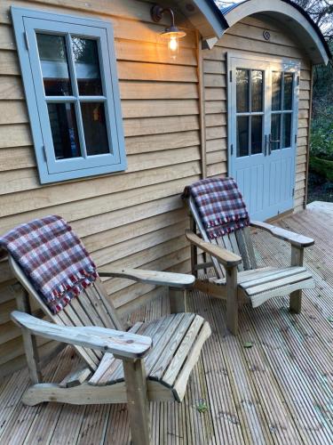 Chez Maurice Luxury Shepherds Hut with Bath and Hot Tub