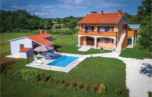 Peldbaseins, Three-Bedroom Holiday Home In Barban in Grandici
