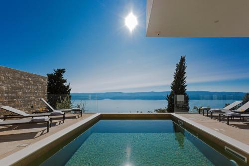 Villa Gust with heated pool, jacuzzi, sauna and cinema - Accommodation - Celina