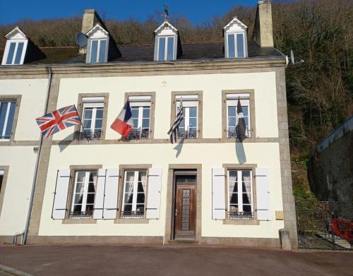 Maison de la riviere gîte à louer Lopérec