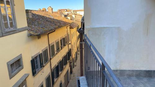 陽台/露台, La vecchia casa di moda in 科爾托納