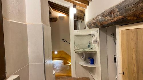 浴室, La vecchia casa di moda in 科爾托納