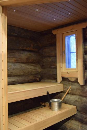 Wilderness Hotel Muotka & Igloos - image 4