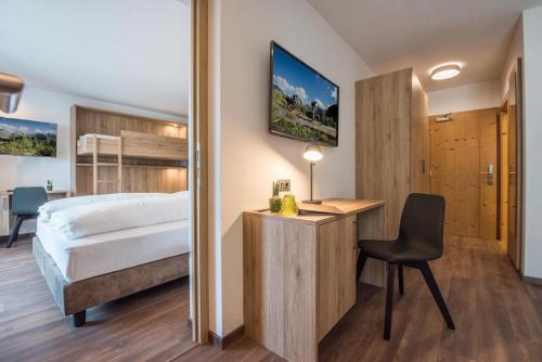 2 bedrooms, 3 beds