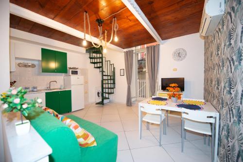  Bianca Napoli Suite, Ferienwohnung in Neapel