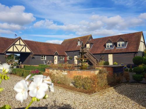 Common Leys Farm - image 7