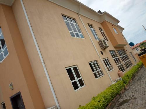 Short let six bedroom duplex service apartment