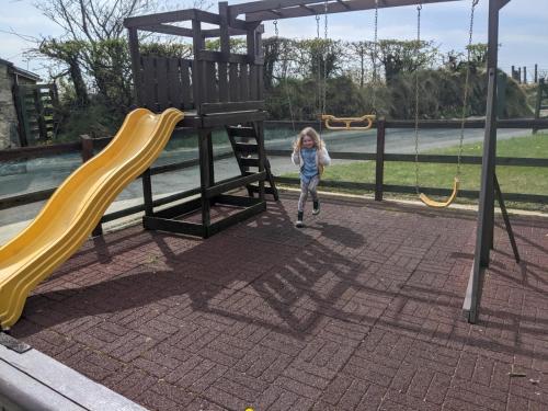 ملعب للأطفال, Drumaneir Cottage in تيمبلباتريك