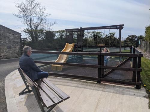 ملعب للأطفال, Drumaneir Cottage in تيمبلباتريك