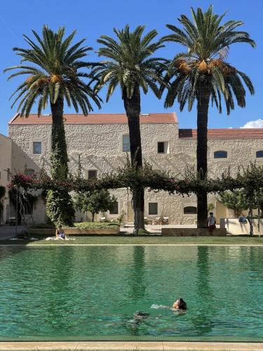 Charming house with pool in center town gîte à louer Foz