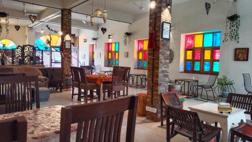 RANGBAARI STAYS & CAFE