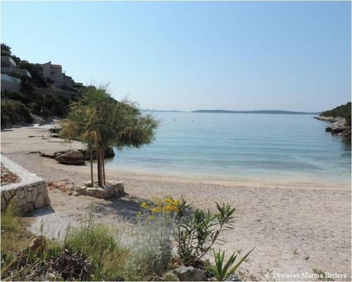 Apartment in Vinišce with Balcony, Air condition, WIFI, Washing machine (4753-2)