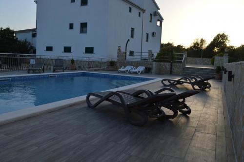 Apartment in Vinišce with Balcony, Air condition, WIFI, Washing machine (4753-3)