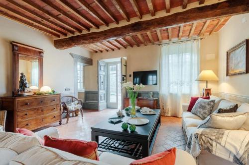 Villa Brunetta, Discover your Modern but Traditional Villa in Lucca