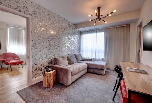 The Walper Hotel, part of JdV by Hyatt Room Type - Queen Suite