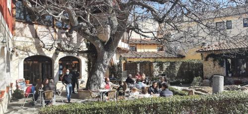 APARTAMENTOS TURÍSTICOS Y SUITES - image 11