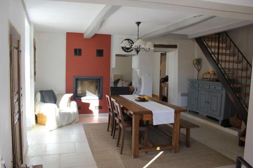 le mas de leoux in Cornillon-sur-l'Oule