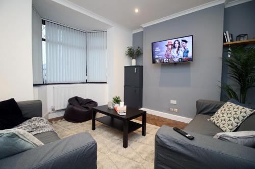 Port Gardens by Tŷ SA - 4 Bed in Swansea gîte à louer Port Tennant