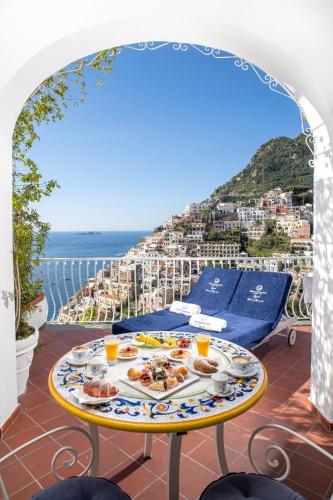 Two-Bedroom Apartment with Sea View image 5