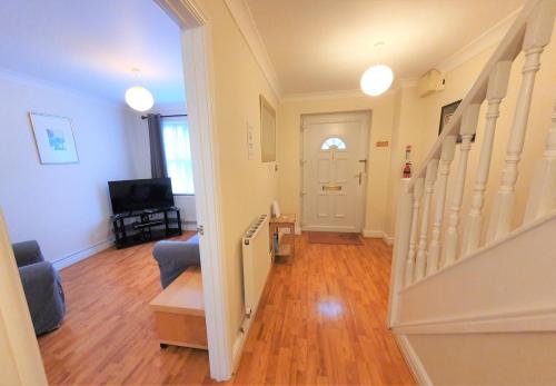 Friars Walk houses with 2 bedrooms, 2 bathrooms, fast Wi-Fi and private parking