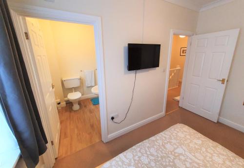 Friars Walk houses with 2 bedrooms, 2 bathrooms, fast Wi-Fi and private parking