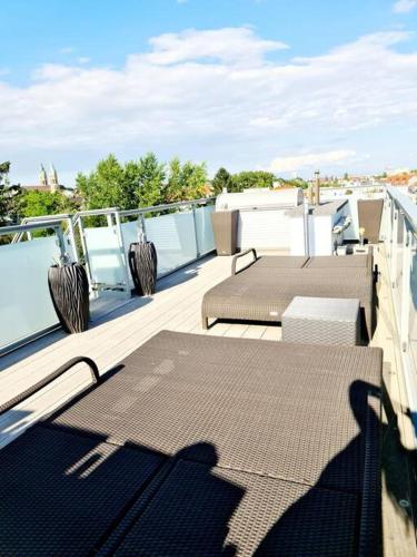 luxury 4 bedroom roof apt with 3 balconies & view in Wien, Österreich