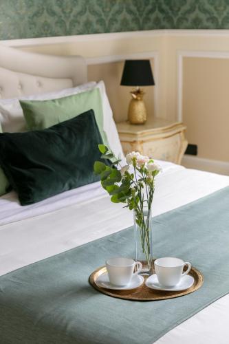 Renaissance Luxury Experience