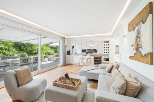 Extravagant vila in the heart of Torre Dell'acqua