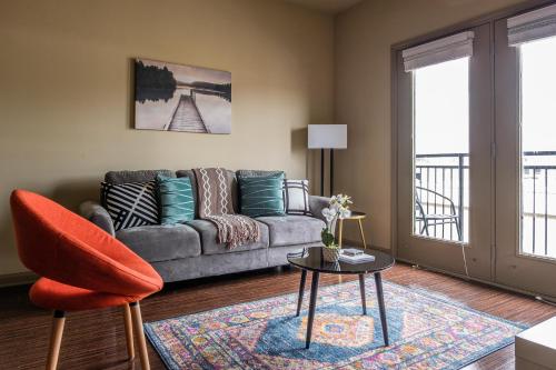FRONTDESK Phoenix Apts Downtown Fort Worth