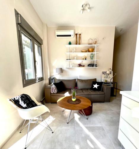 Nikaia Metro House 1