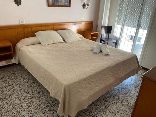  Hostal El Roser 1 in L Escala