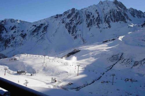 Appt chaleureux 2 - 4 personnes au pied des pistes - draps et linges de toilette non fournis - ménage non inclus