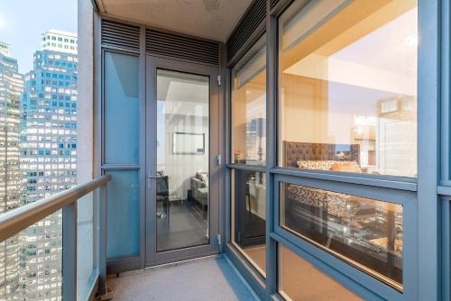 Modern 1BR with Unobstructed Views, in the heart of DT Toronto