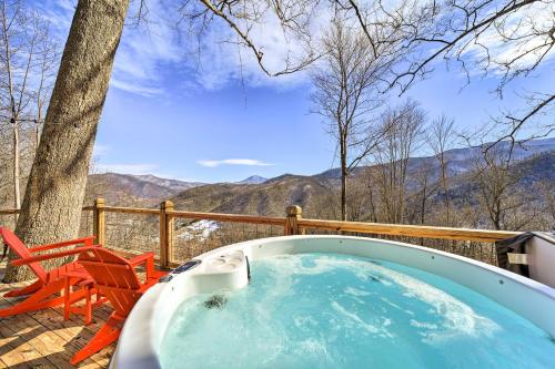 Blue Sky Cottage Romantic Retreat with Mtn Views!
