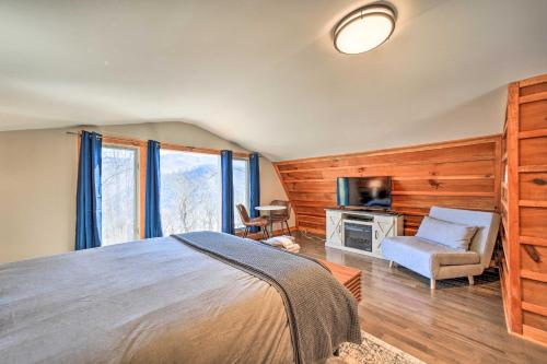 Blue Sky Cottage Romantic Retreat with Mtn Views!