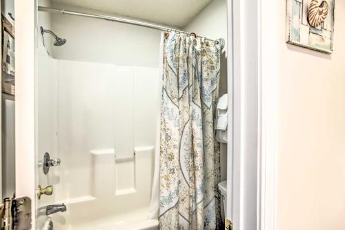 Waterfront North Myrtle Beach Condo with Pool Access - main image