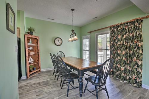 Surfside Beach Home Base Steps to Pool and Ocean! in Myrtle Beach, USA