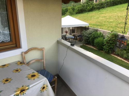 Balkons/terase, Mansarda con giardino Val di Sole Trentino in Terzola