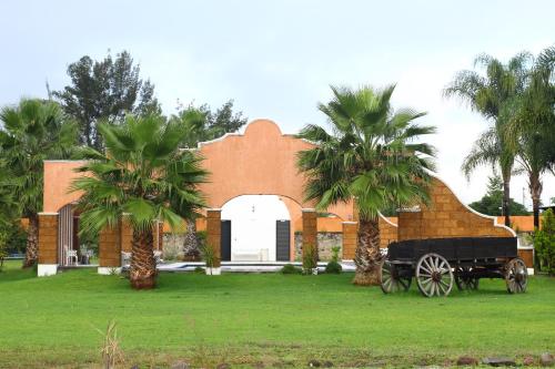 Dārzs, Hotel Mesón del Puente in Acambaro