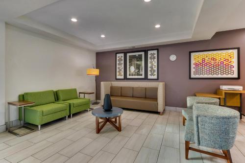 Holiday Inn Express Lake Worth NW Loop 820 By IHG - 숙소 외관