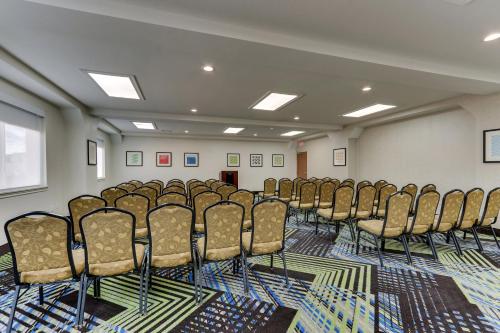 Holiday Inn Express Lake Worth NW Loop 820 an IHG Hotel - image 9