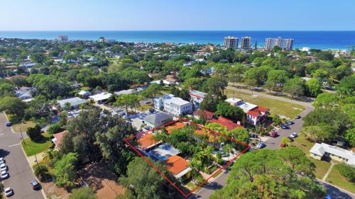 Tropical Villas Of Venice Beach