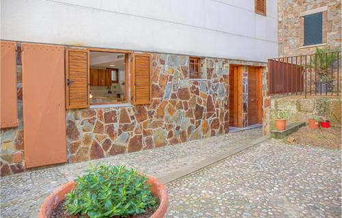 Gorgeous Apartment In Tossa De Mar, Girona With Kitchen