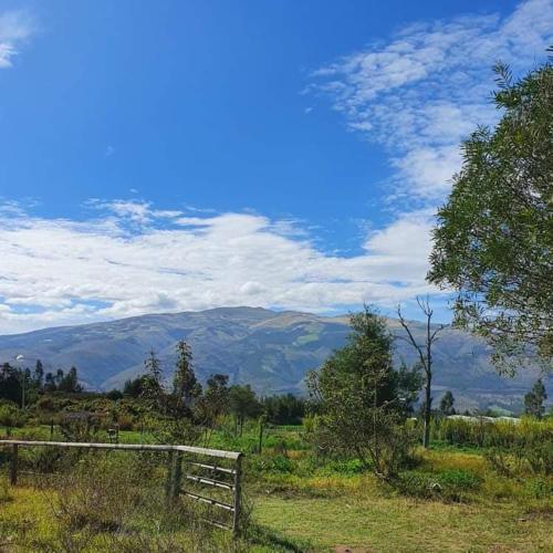 Linda cabana al lado del lago de nuestra finca organica Chamano