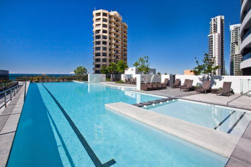 LIMITED 7 NIGHT DEAL in City/Ocean View 2 Bedroom Apartment at Oracle - Q STAY