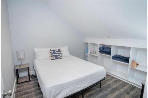 Impressive Cozy Historic 3BR Apt Near Downtown in San Antonio, USA